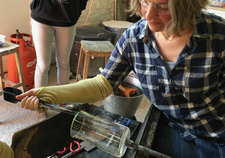 anna-glasbrook-glass-hub-seam-1